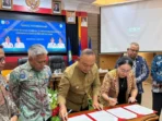 bupati-ketapang-alexander-wilyo-dan-wabup-sanggau-susana-herpena-menandatangani-kesepakatan-percepatan-penetapan-batas-daerah-jumat-85-CgrXC